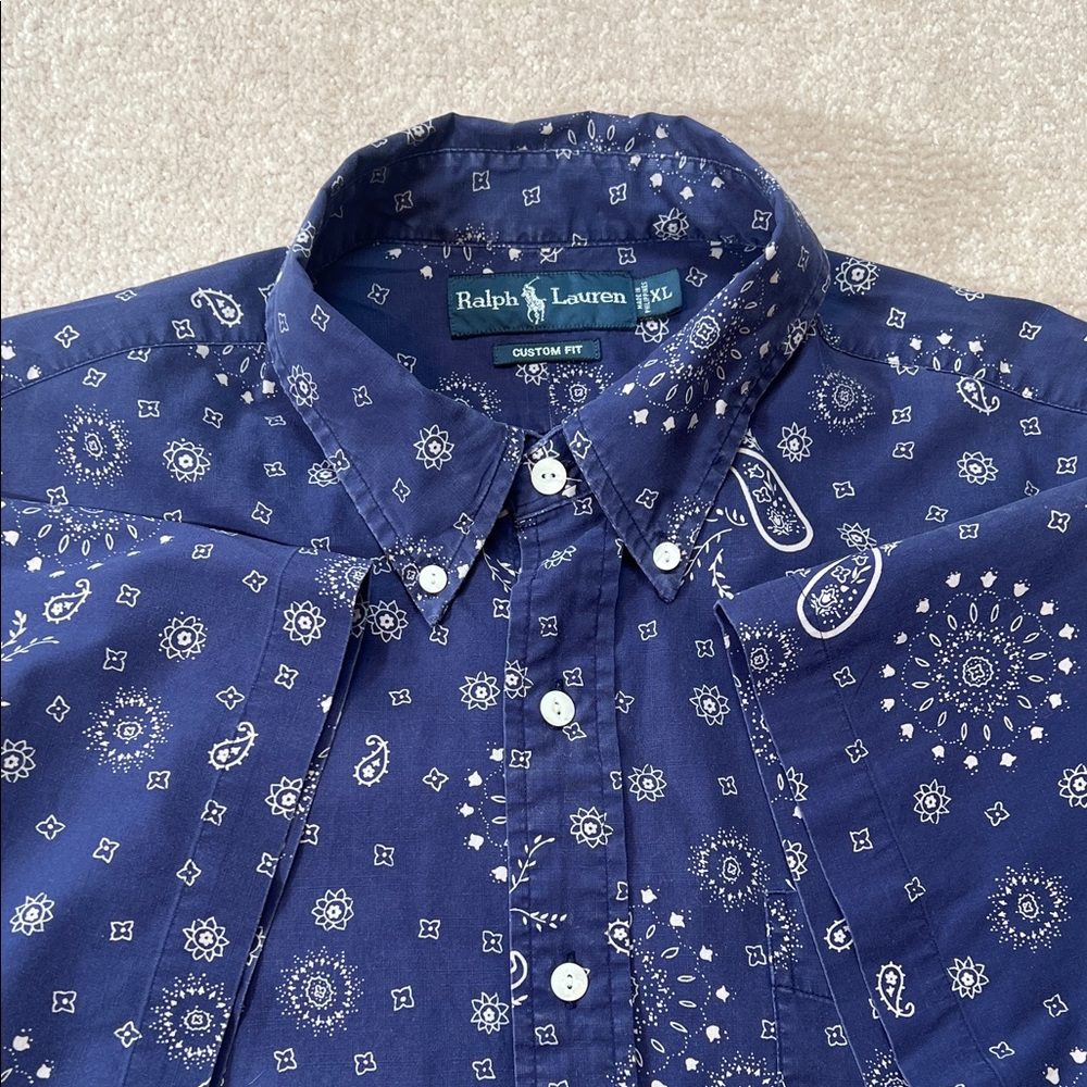 Ralph Lauren Custom Fit‎ Button Down Shirt, XL, Blue Paisley Pattern